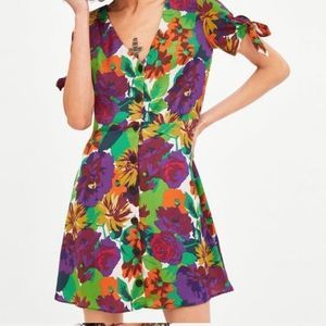 NWOT Zara trf women's floral printed button down dress. Size XS
